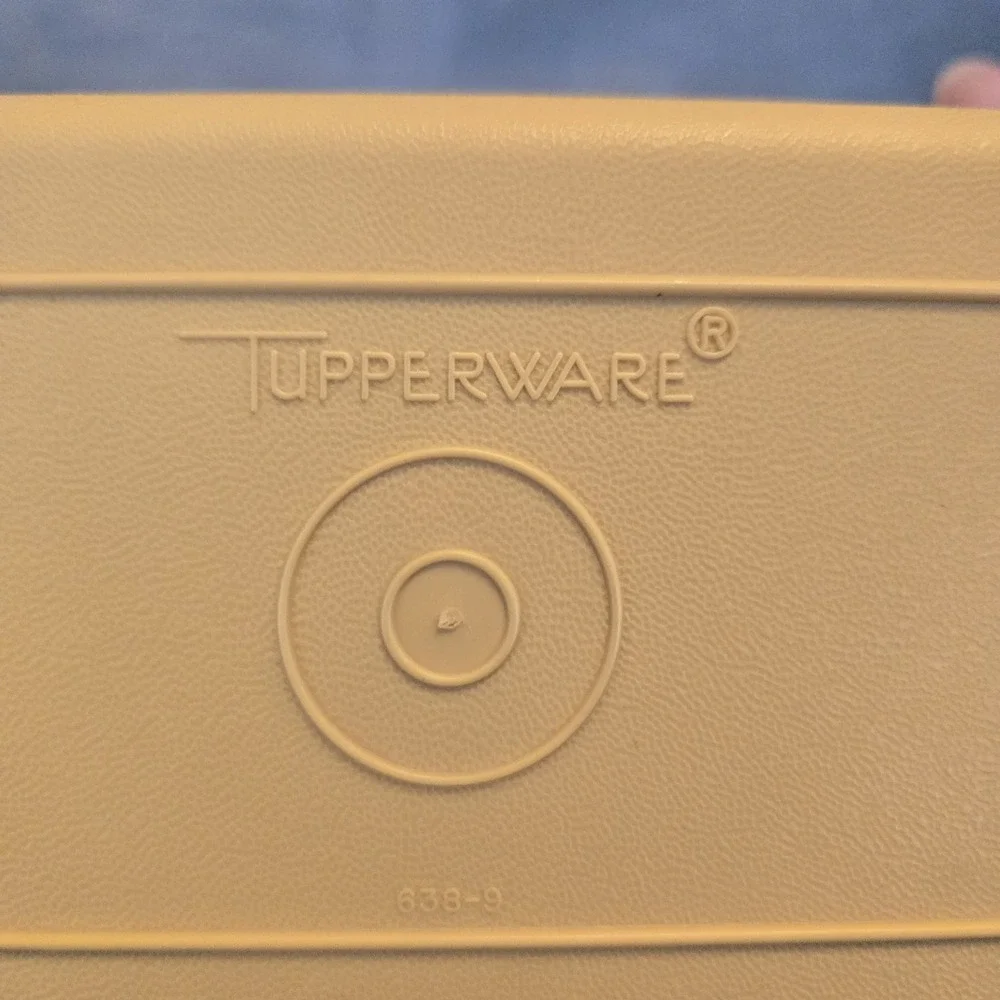 Vintage Tupperware Butter Keeper Dish Harvest Gold‎ Lid Beige Base